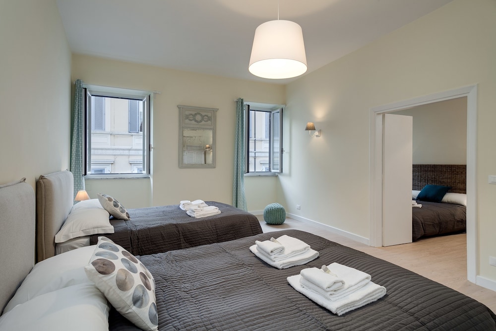 Travel & Stay - Sistina