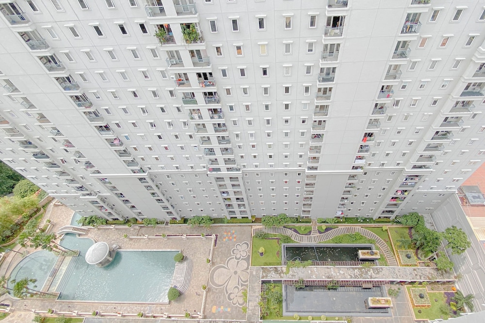 Strategic And Homey 2Br At Grand Palace Kemayoran Apartment