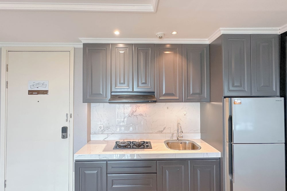 Cozy And Spacious 1Br At Grand Sungkono Lagoon Apartment