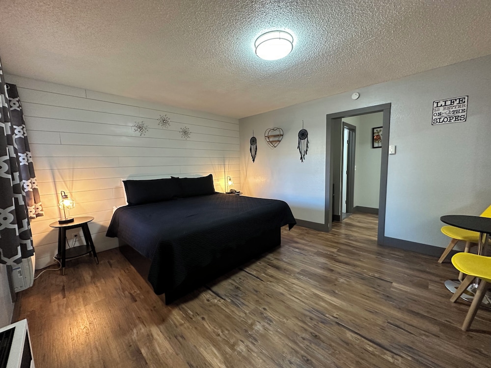 Lake Tahoe Vacations - Lake Ridge Hotel - Property Image 24