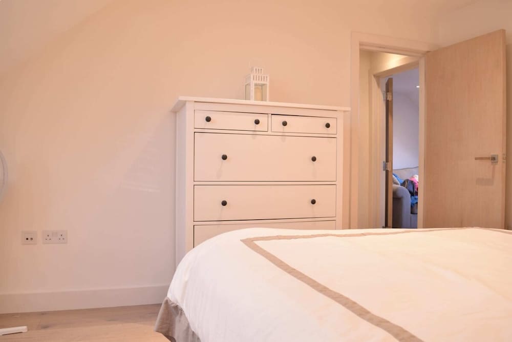 Stylish 2 Bed Apartment in West Hampstead