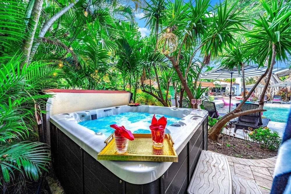 #1 Beach Estate Las Olas Beach Best Location