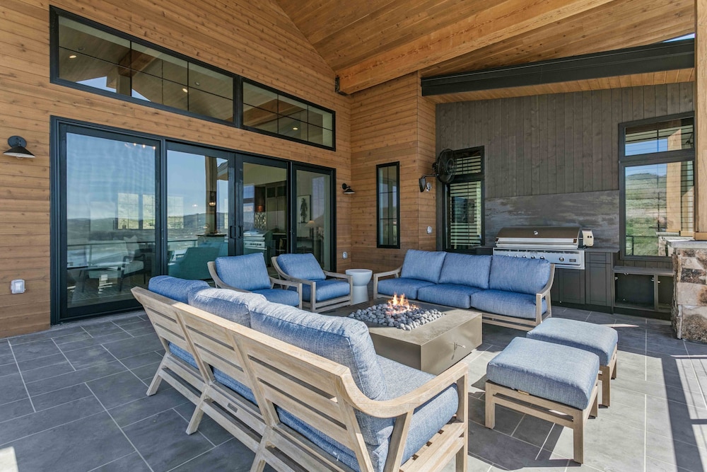 11981 N Gemini Way Skyridge 5br Home With Hot Tub 5 Bedroom Home