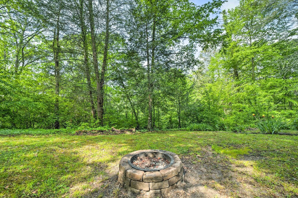 Secluded, Mountaintop Getaway w/ Fire Pit! view 3