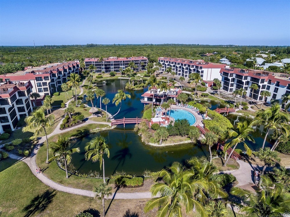 Pointe Santo Condos by Dream Vacation Rentals