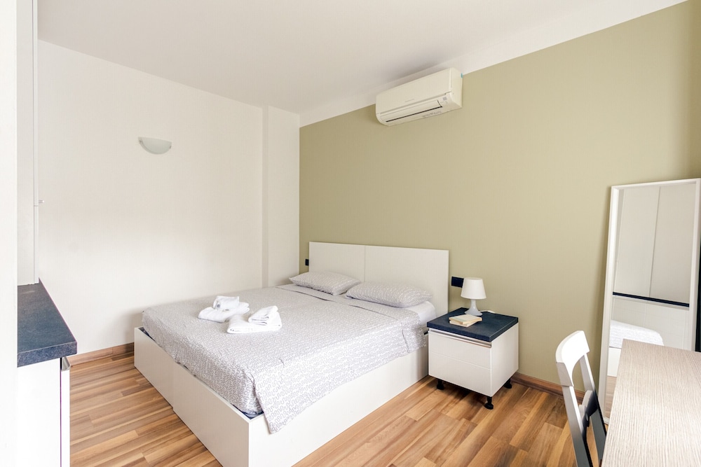 Rentopolis Apartments - Palazzo Candiani