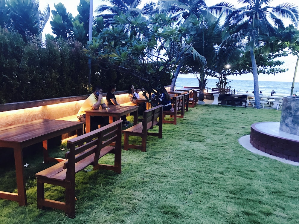 Fah Talay Resort