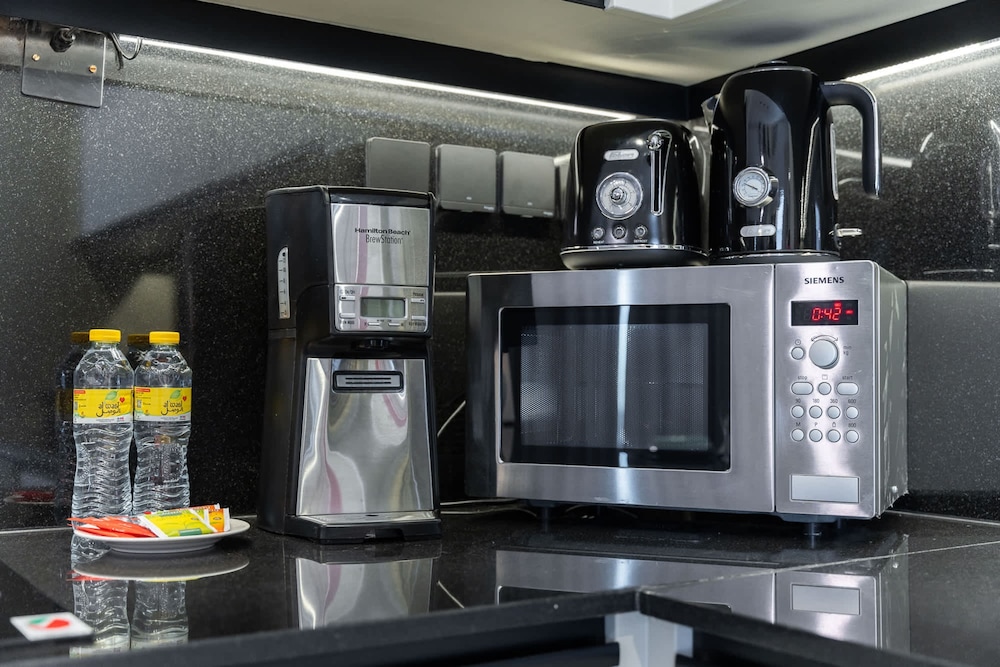 Grand Stay in This 1 Bedroom Flat That Sleeps 4