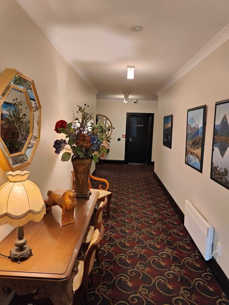 Gateway Motor Inn