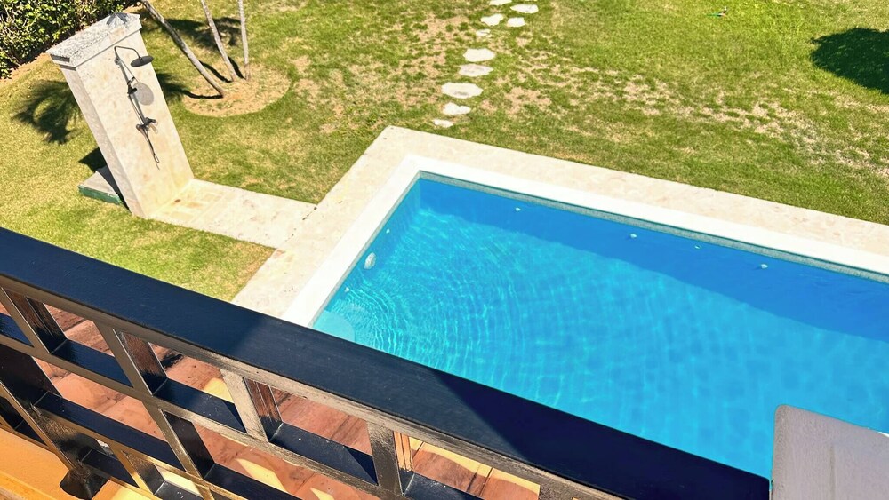 Villa With Pool in Santa Fe