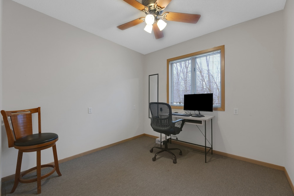 Spacious 8-BR Leech Lake Retreat w/ Game Room