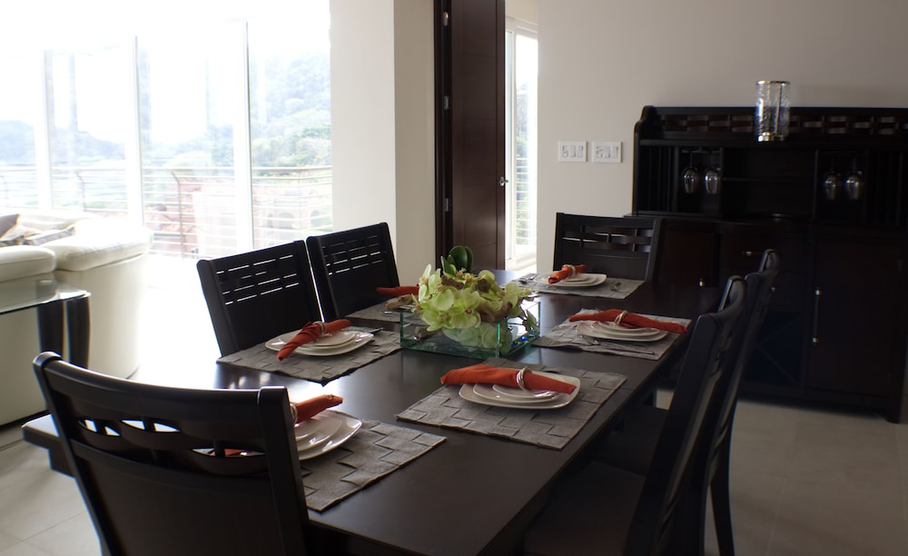 CR Luxury Los Sueños Condos