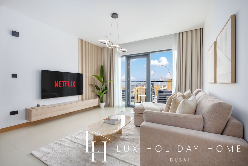 LUX The Vida Marina Residence