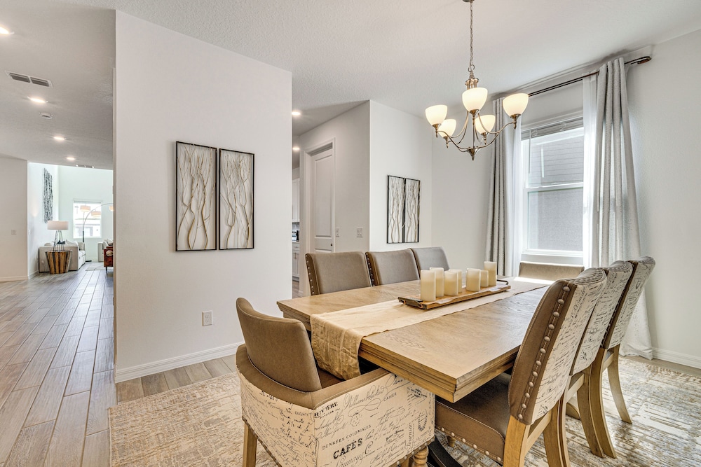 Game Room & Community Perks: Davenport Home!