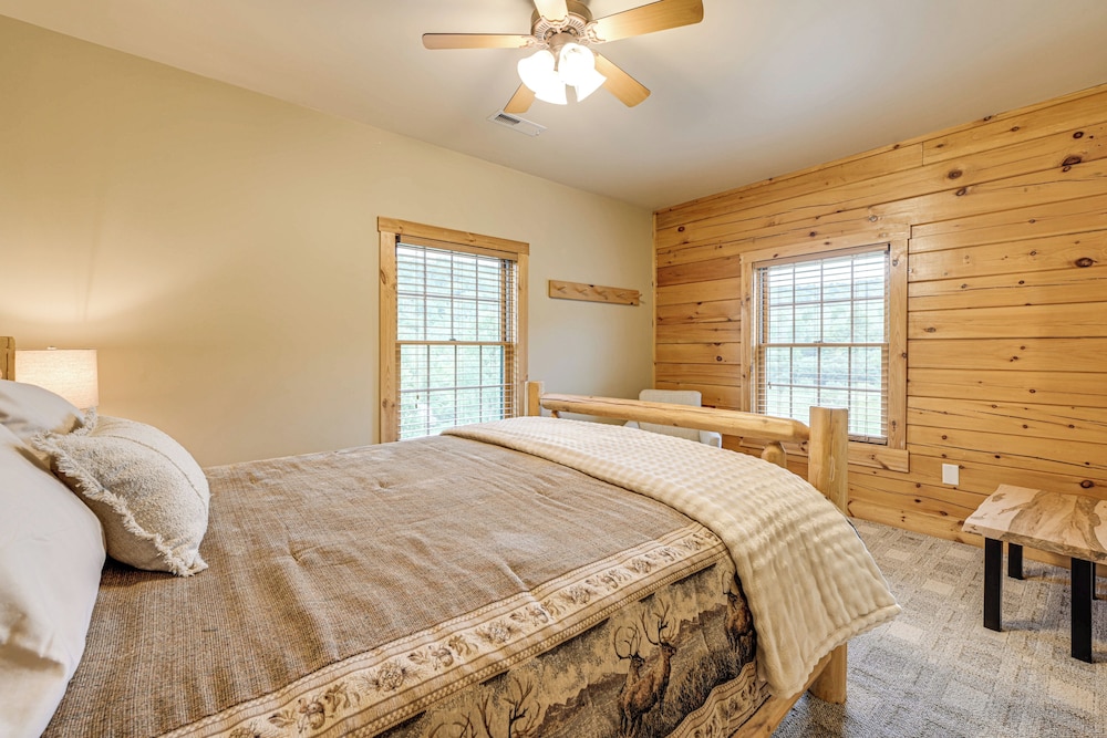 Game Room + Fire Pit: Sprawling Westfield Retreat!
