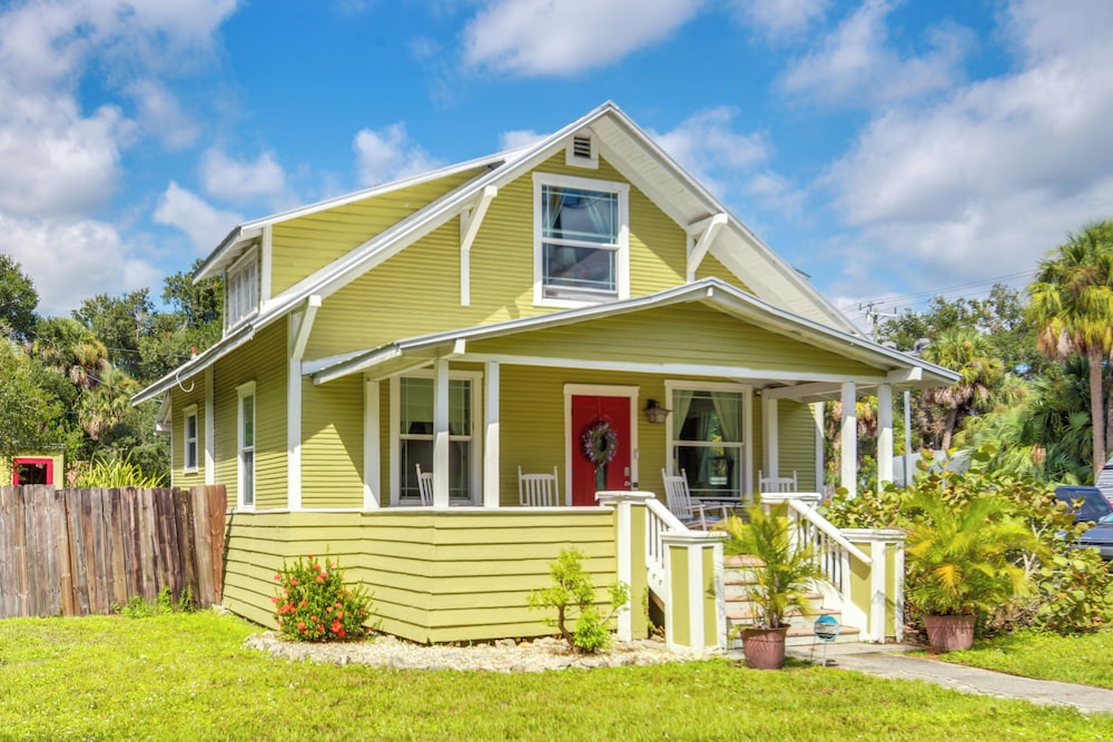 < 1 Mi to Downtown Fort Myers: Tranquil Retreat
