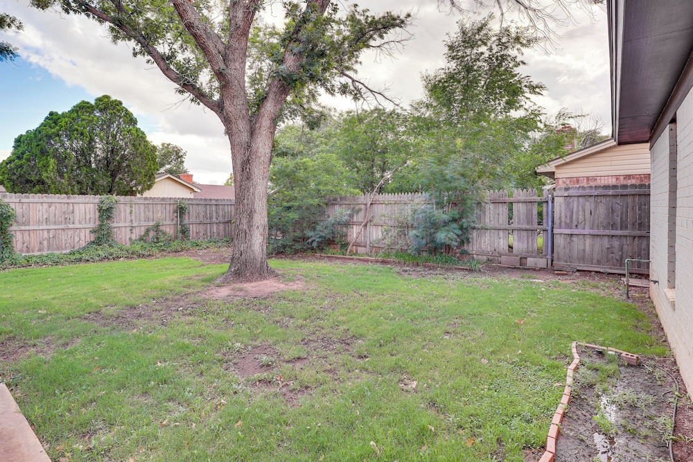 4 Mi to Texas Tech University: Home w/ Patio!