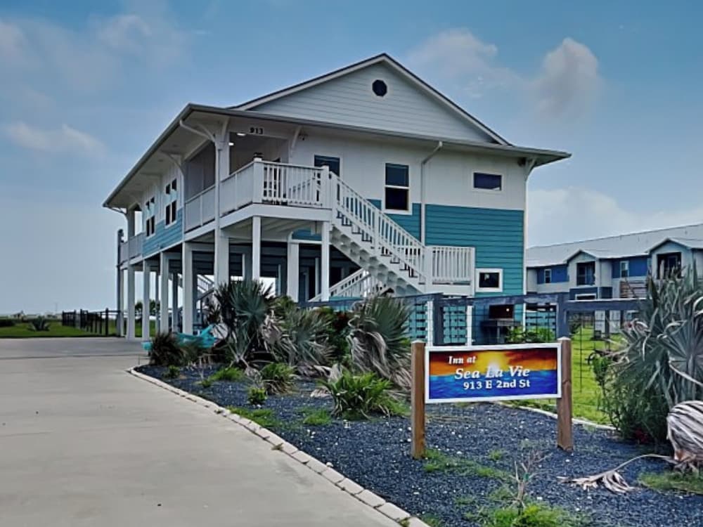 Inn at Bleu Estuary by Miss Kitty’s