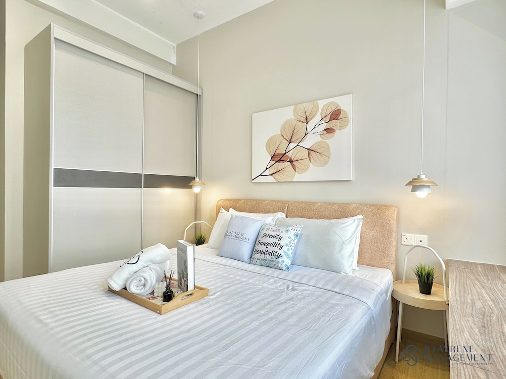 Country Garden Danga Bay Sea View Homestay by Stayrene