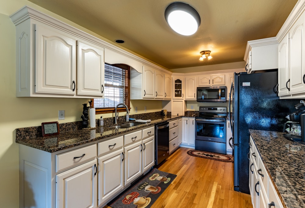 stayNantahala – Smoky Mountain Cabins and Luxury Yurts