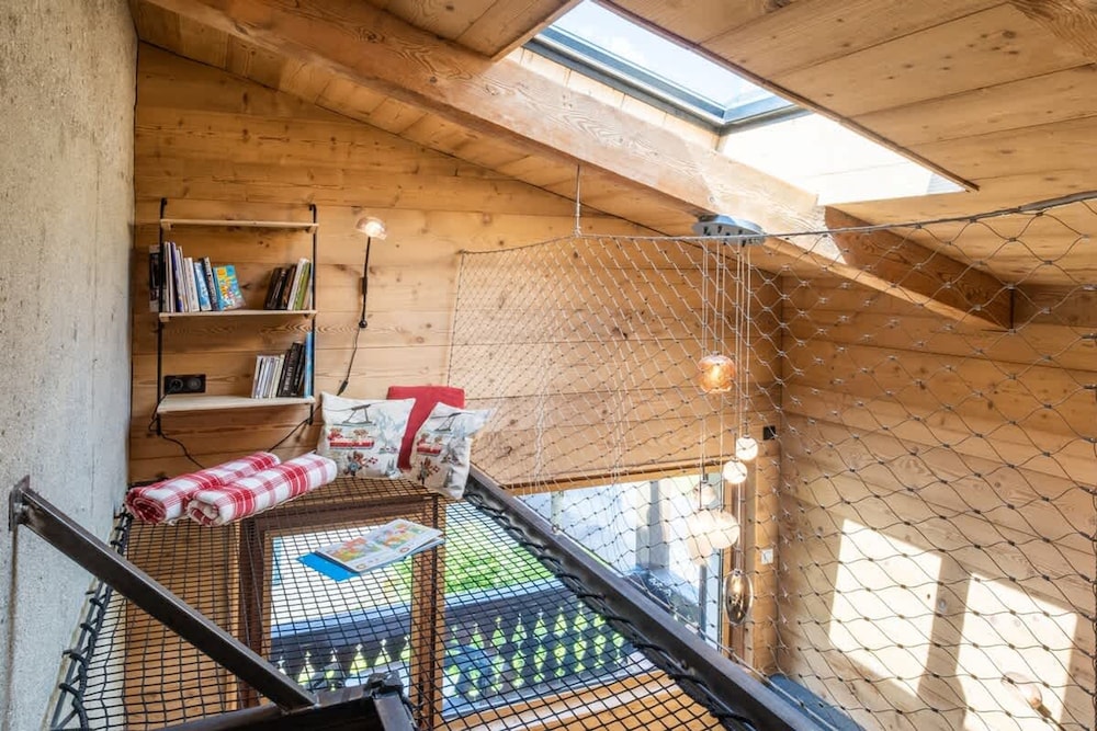 Chalet Racar for 4 People Town Center and Mountain View