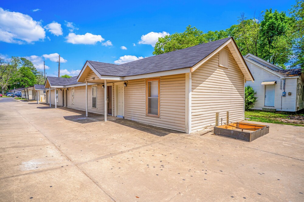 Cypress Inn Motel By OYO West Monroe I-20