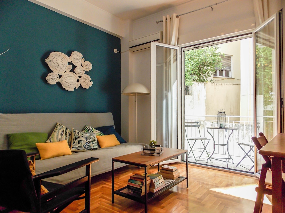 Cozy Plaka Apartment