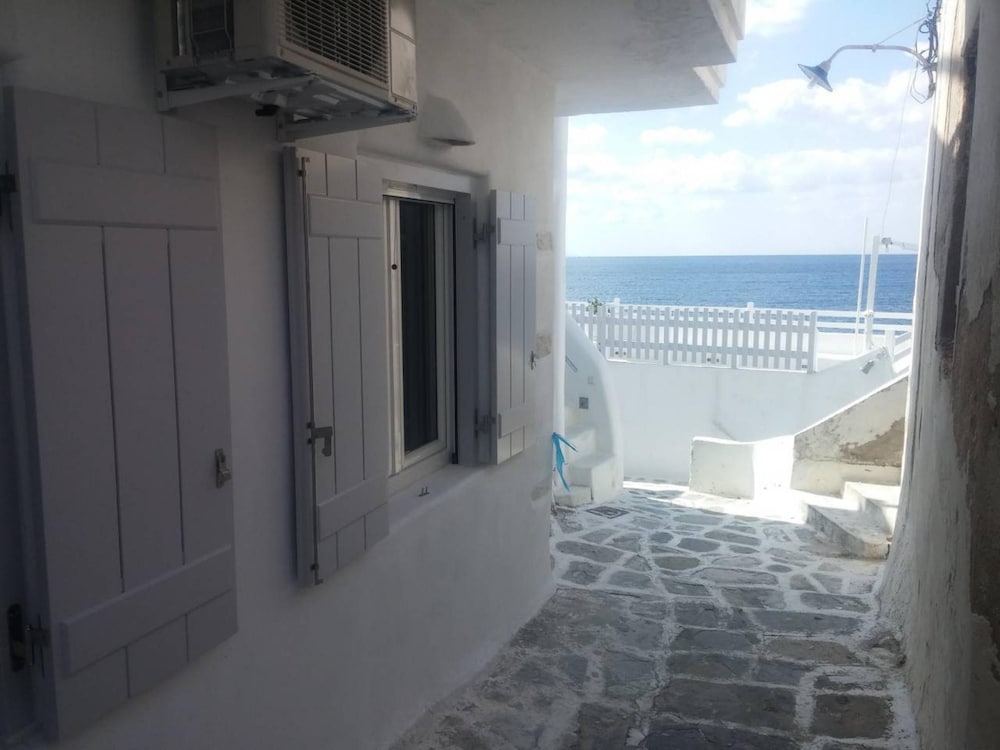 Portes View Traditional House photo 5