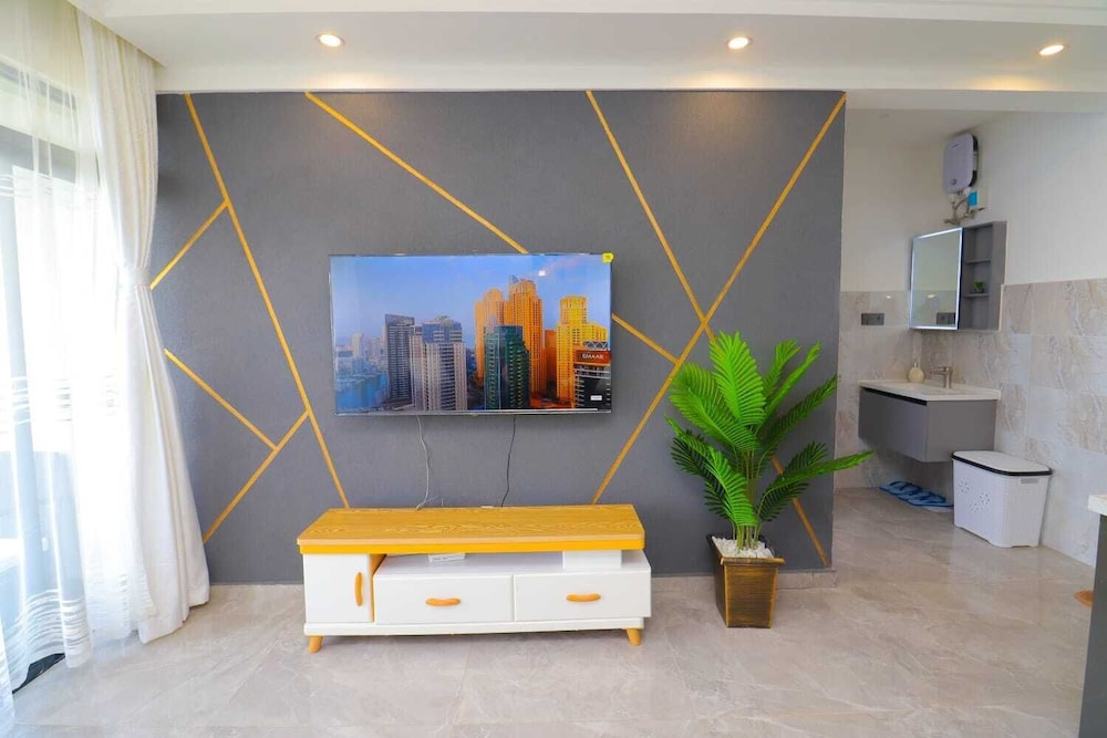 Lux Suites City Oasis Apartments