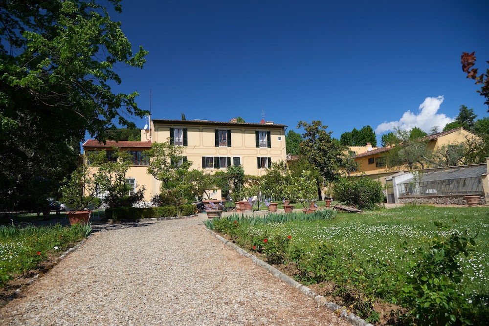 Ape Rosa Relais