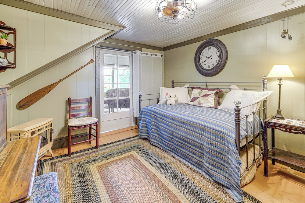 2 Mi to Hiking Trails: Cozy Fayetteville Cottage!