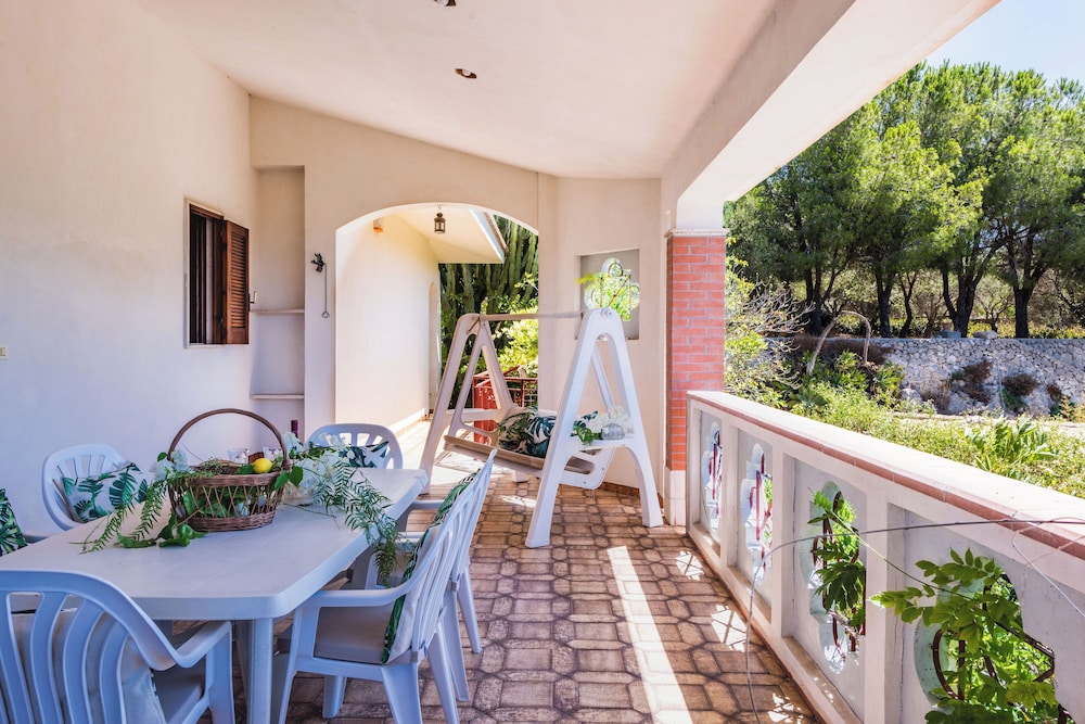 Galatea e Giardino delle Esperidi apartments with pool by Wonderful Italy
