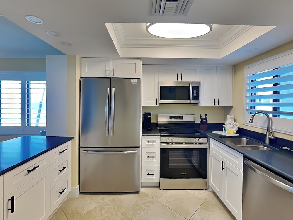 Seaside 2 by Distinctive Beach Rentals