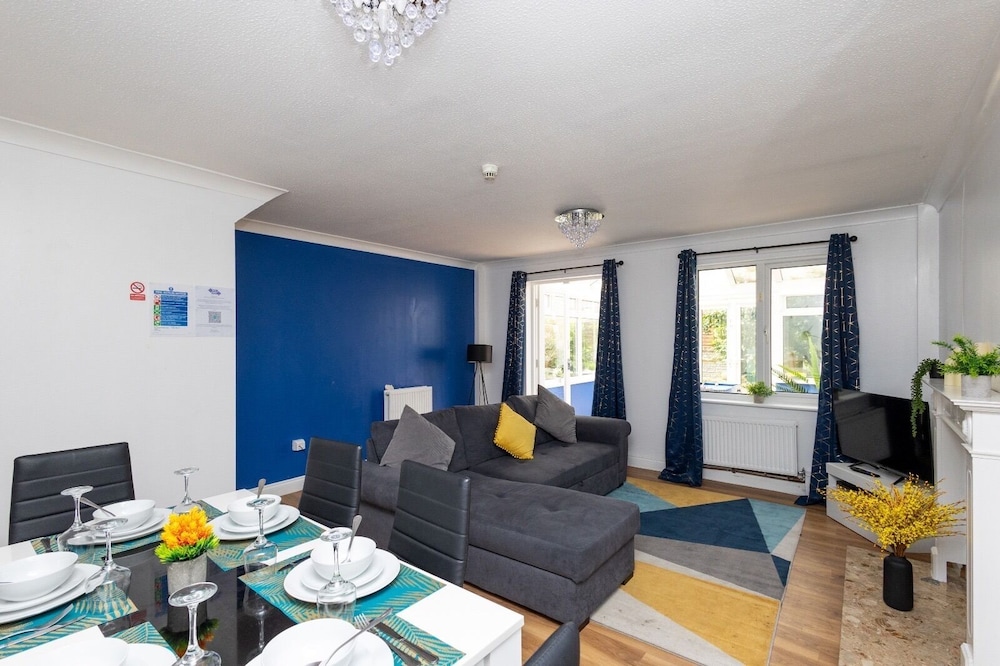 6 Guests - Pet Friendly - 10min Leeds City Centre