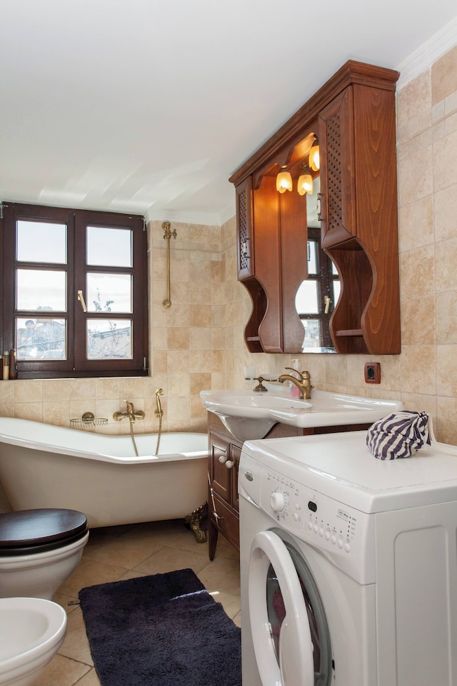 Luxurious Venetian 3 Floor House in the old Port