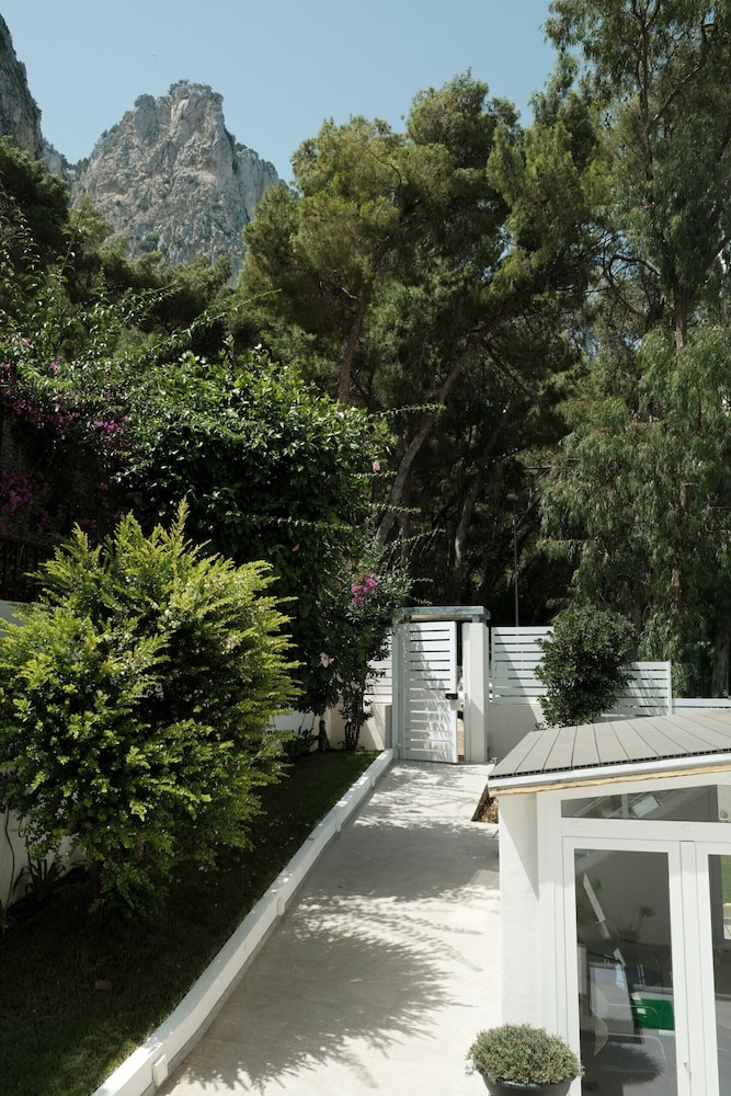 Addaura Marina Apartment by Wonderful Italy
