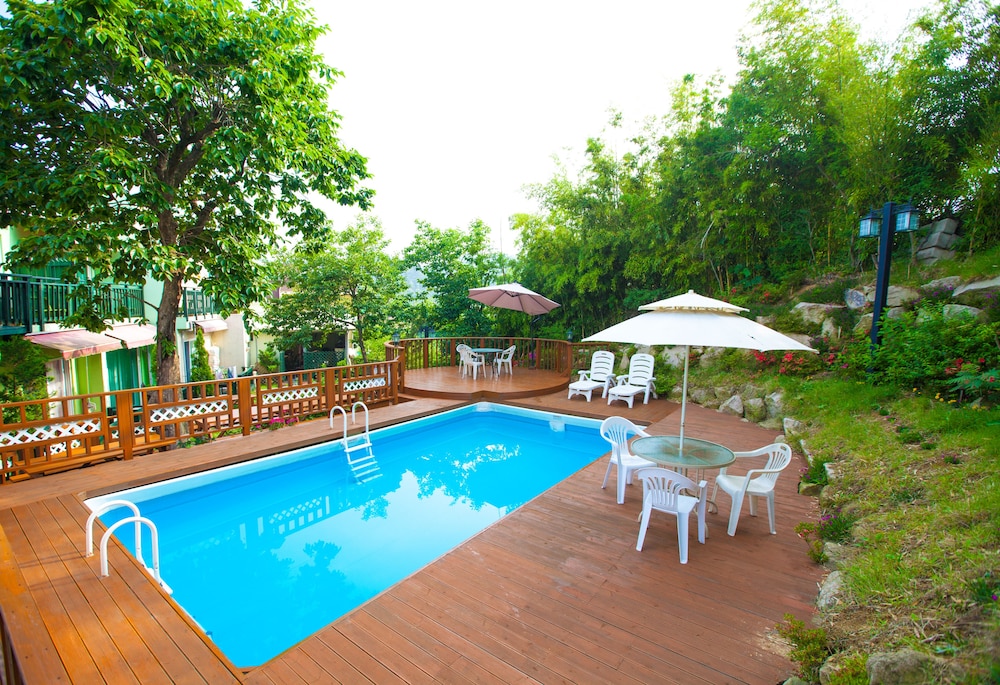 Bellus Rose Pension Hotel - Image 4