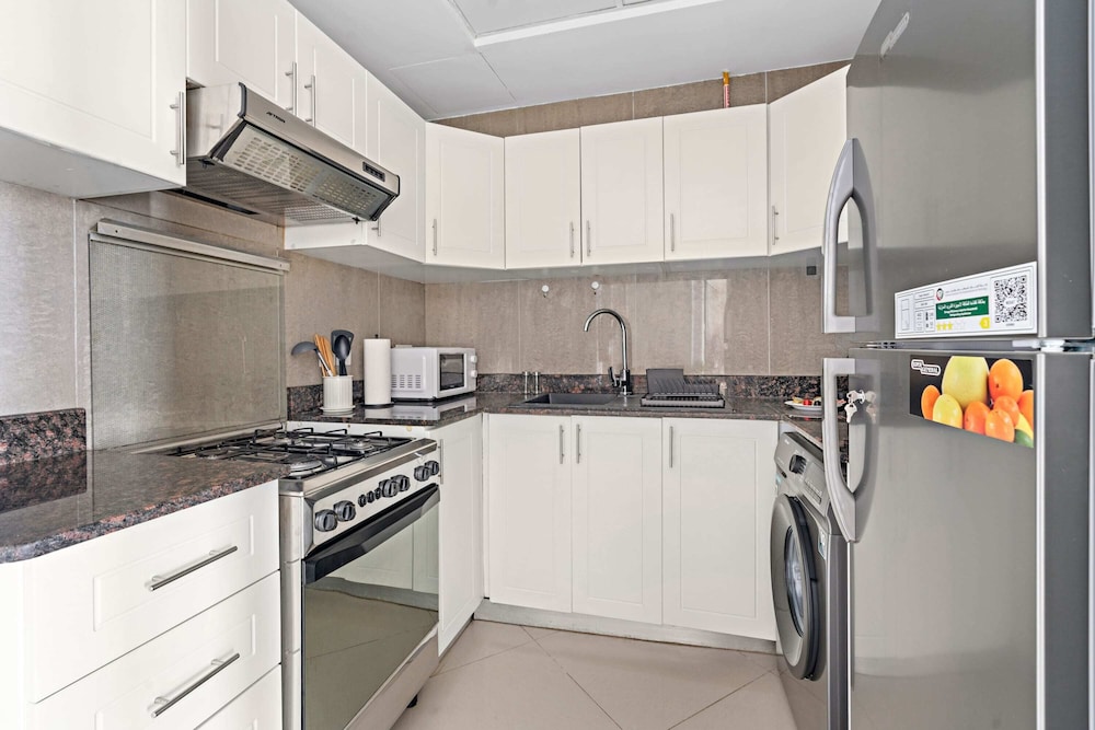 Silkhaus Modern Pad With Pool Gym Near Reem Park
