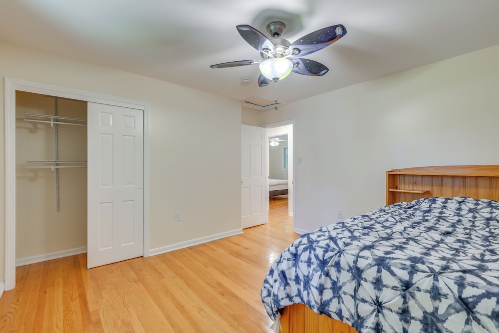 9 Mi to Historic District: Ellicott City Home!