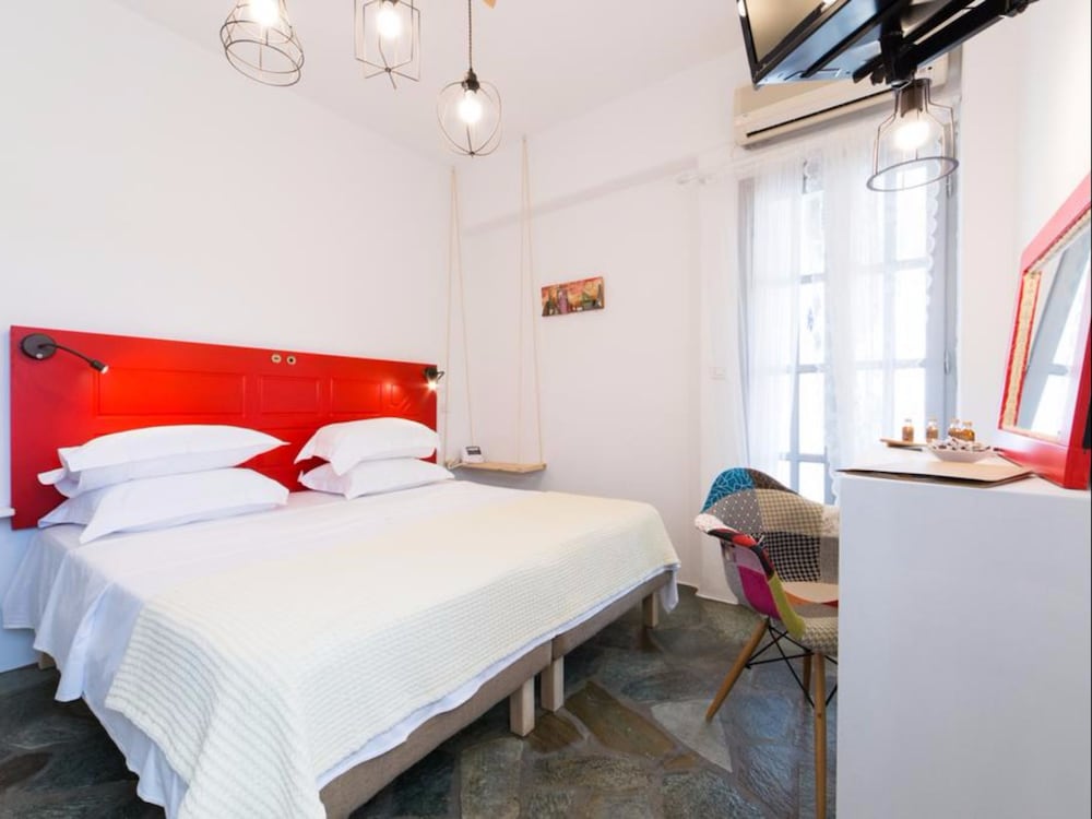 Evi Rooms