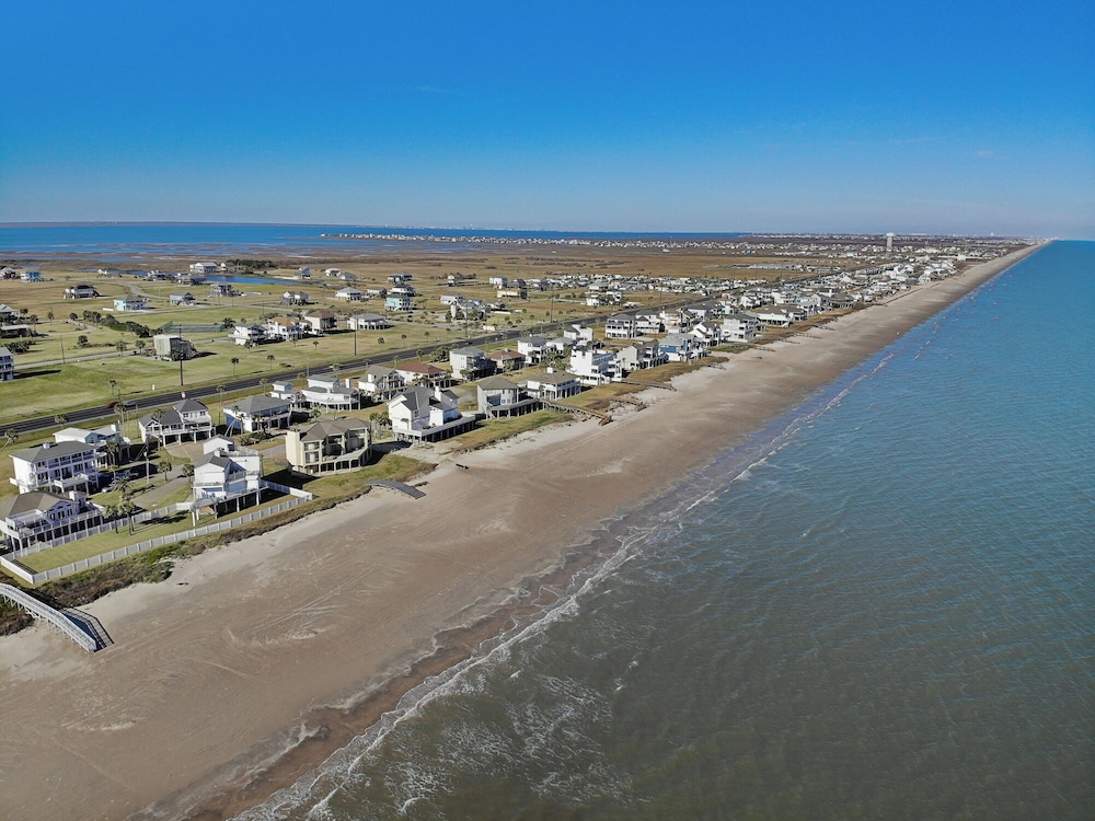 Pelican Perch by Ryson Vacation Rentals