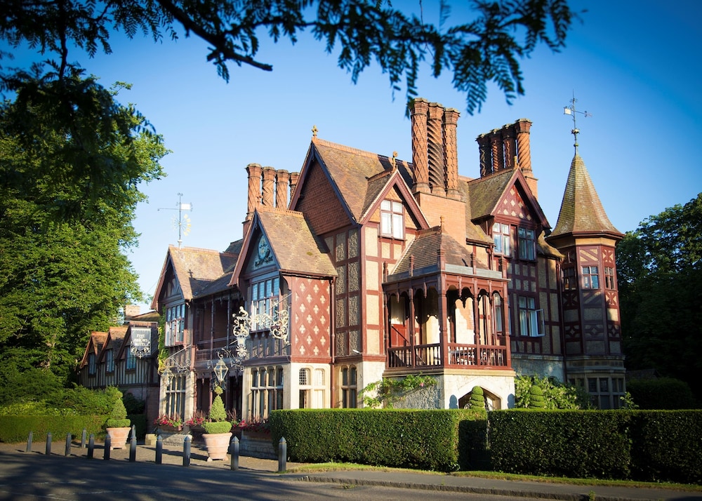 Aylesbury Vacations - The Five Arrows Hotel - Property Image 24