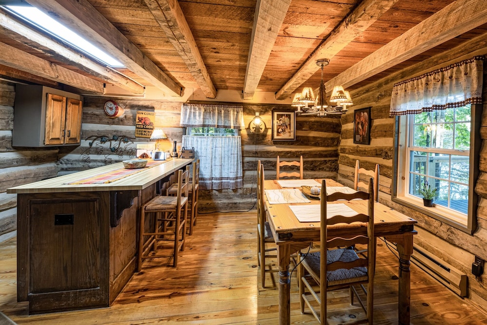stayNantahala – Smoky Mountain Cabins and Luxury Yurts