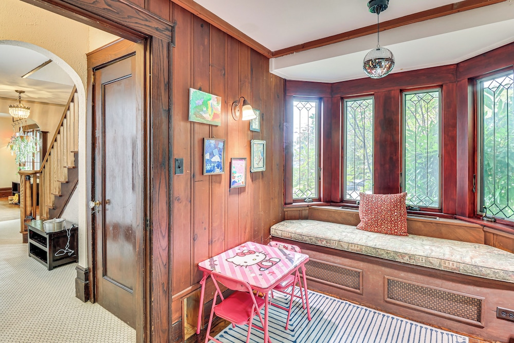 Easy Train Access to Nyc! Elegant Family Retreat