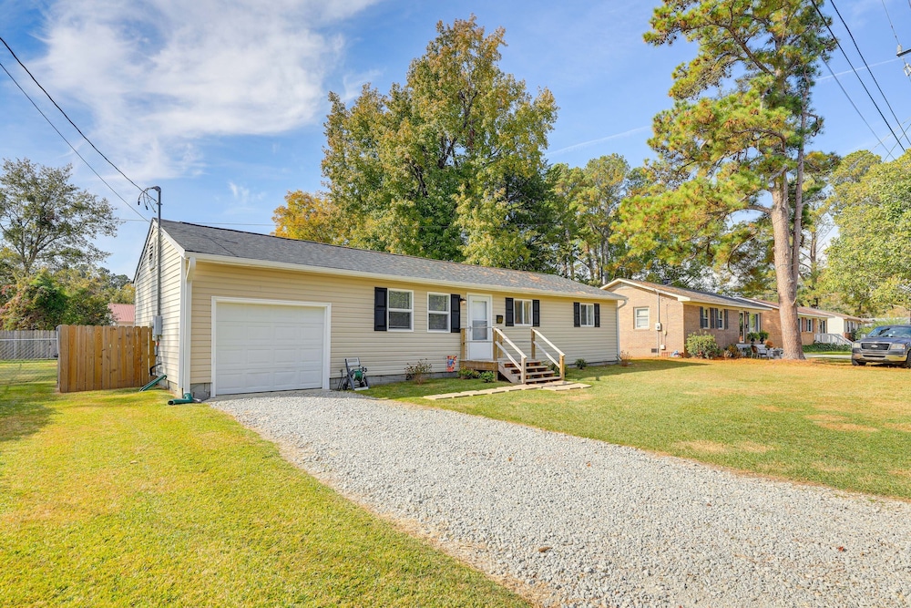New Bern Abode w/ Yard ~ 2 Mi to Neuse River view 3