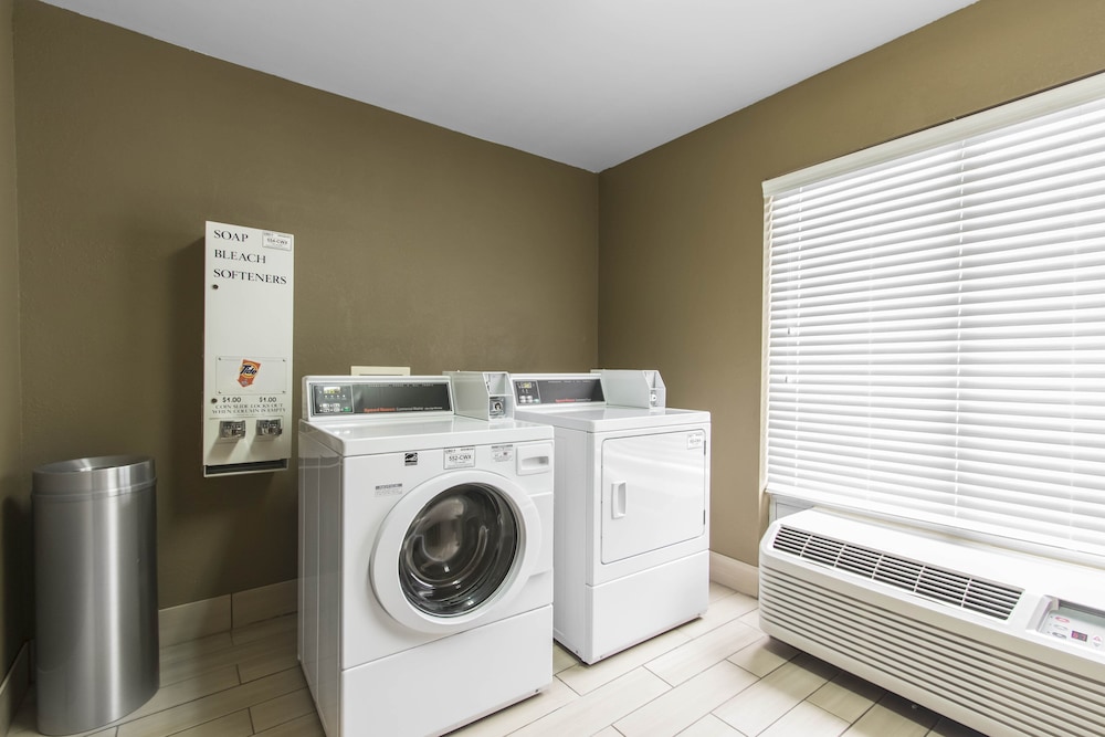 Cullman Vacations - Holiday Inn Express Hotel  Suites Cullman, an IHG Hotel - Property Image 3