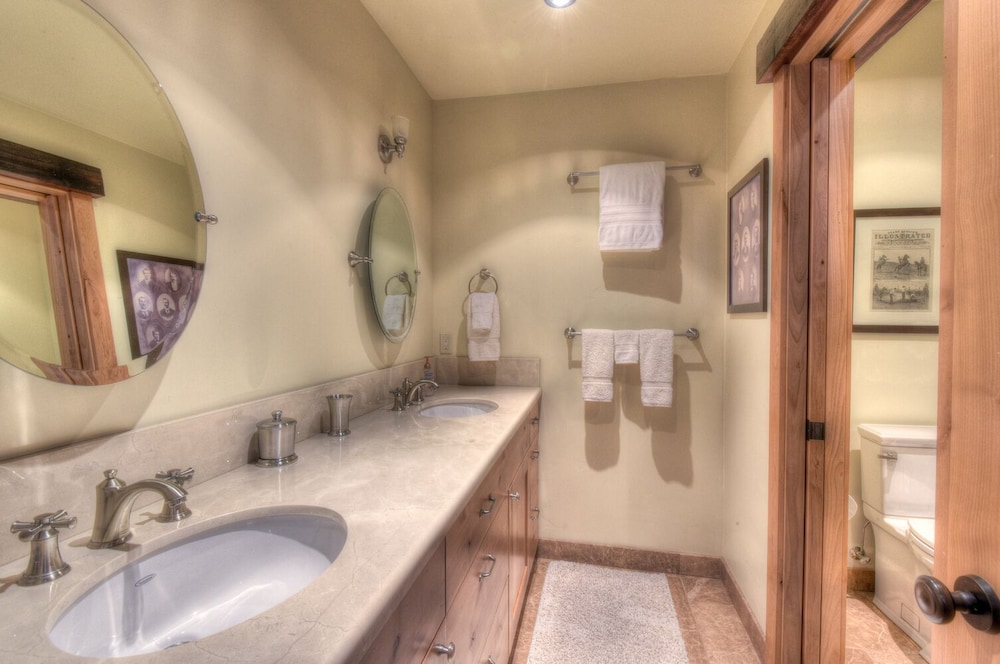 Lake Tahoe Vacations - Squaw Creek Barrel - Property Image 2