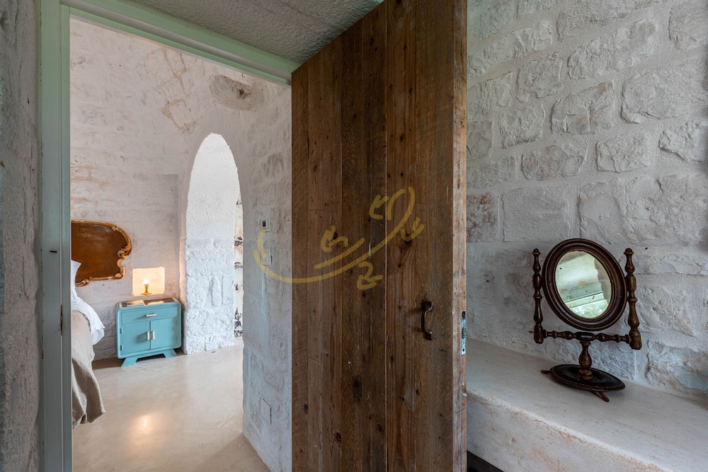 TD Trulli Vittoriani Charme and Pure Nature w Pool
