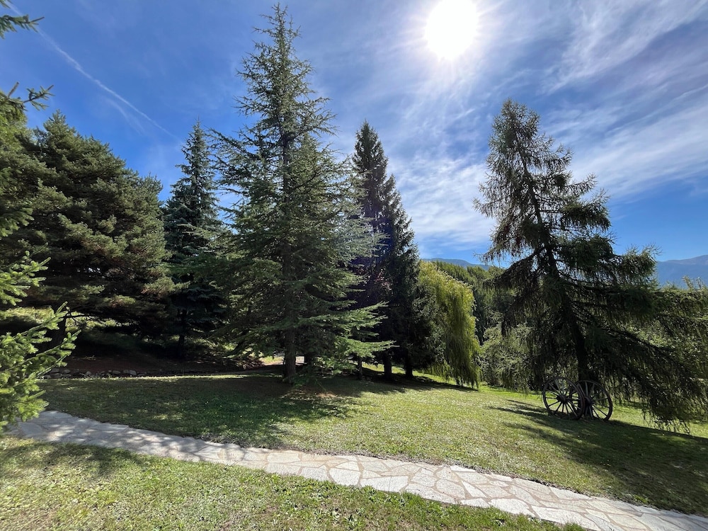 Holiday Home With Sauna, Saint-sauveur