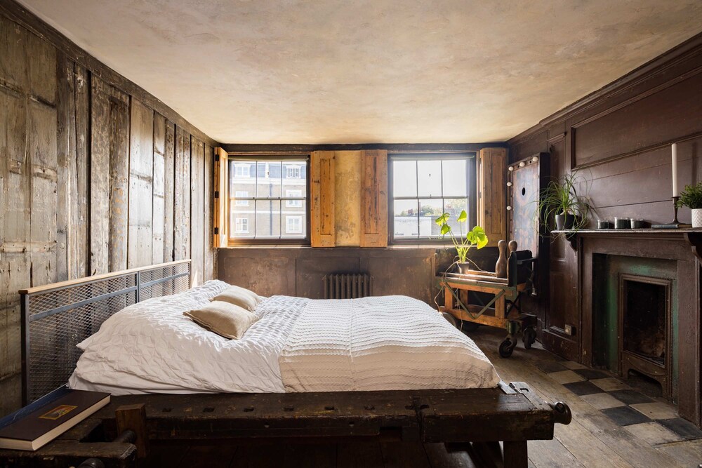 Extraordinary Grade Ii-listed Early Georgian Home